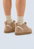 UGG Lowmel Sand